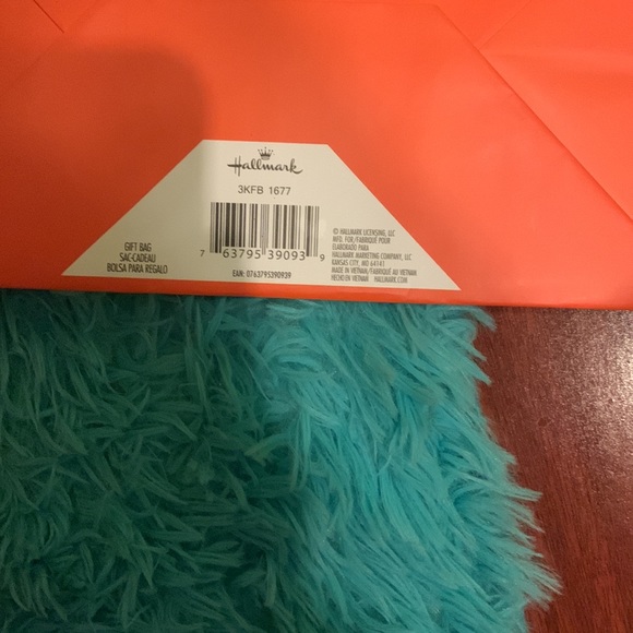 3 birthday gift bags/ happy birthday tissue paper - Picture 5 of 15